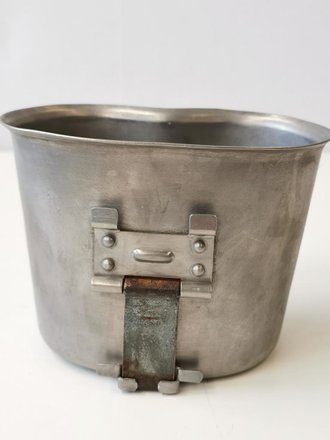 U.S. 1962 dated Canteen cup