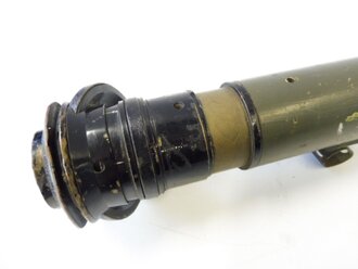 Kriegsmarine Pankratisches Scharten Zielfernrohr für 8,8cm Schiffsgeschütze, Carl Zeiss Jena. Überlackiertes Stück, Optik defekt, auuser dem grünfilter nichts zu sehen. Gesamtlänge 72cm