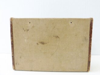 Verbandtasche für die Mannschaften der Krankentransportkompanien datiert 1941. Trageriemen fehlt, sonst gut