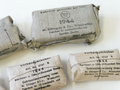 4 kleine und 2 grosse Verbandpäckchen jeweils datiert 1944, gehört so in den Verbandkasten