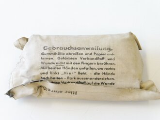 Verbandpäckchen datiert 1945 großes Modell