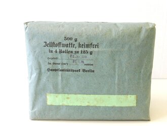 500g Zellstoffwatte, keimfrei Hauptsanitätspark Berlin, datiert 1939. Maße 16 x 22 x 9cm
