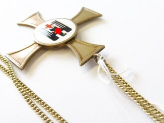 Deutsches Rotes Kreuz, Schwesternkreuz 1937 für eine Oberin der DRK Schwesternschaft vergoldet, an Kette