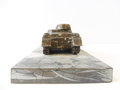 Vollplastisches Modell Panzer I auf Marmorsockel. Maße des Panzers 7 x 13,5 x 6,5cm. Maße der wohl neuzeitlich ergänzten Marmorplatte 12 x 22cm.