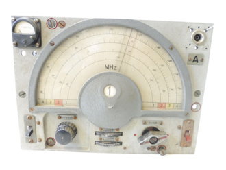 Funkhorchempfänger Fu H.E.v1, 24-160 MHz. Funktion nicht geprüft, 3 Gehäuseschrauben vorhanden