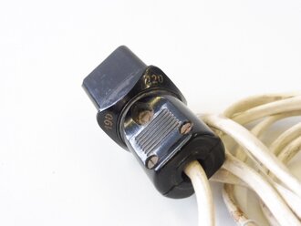 Würfelstecker lang für Radione R2/3. Das Kabel wohl neuzeitlich erneuert