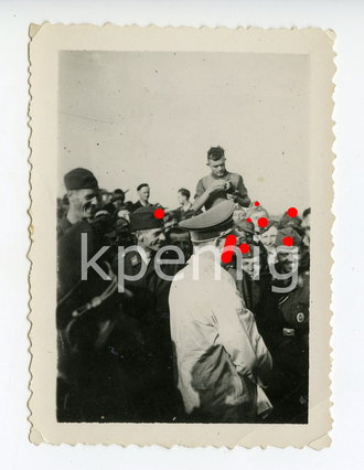 Foto Adolf Hitler bei der Luftwaffe, Maße 6 x 9 cm