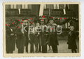 Foto SA vor Brennerei, Maße 6 x 8,5 cm, datiert 1. März 1935