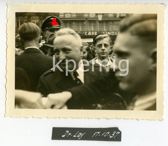 Privataufnahme Dr. Robert Ley 17.10.1937 ( Reichsleiter NSDAP ), Maße 6,5 x 9 cm