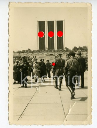 Foto Reichsparteitag Nürnberg, Maße 6 x 9 cm, eingerissen
