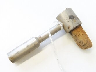 Schlüssel zum Glühzündapparat 26, Holz defekt