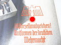 Winterhilfswerk Plakat " Reichsstraßensammlung des Winterhilfswerkes, 10 Porzellanabzeichen Uniformen der Deutschen Wehrmacht" 42 x 60cm, mittig gefaltet