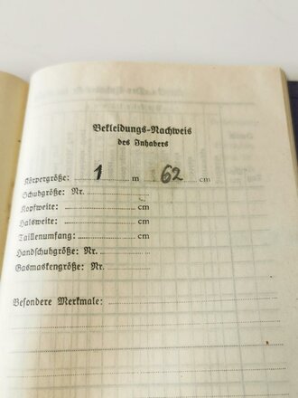 Nachlass einer Deutsches Rotes Kreuz Haupthelferin, bestehend aus Dienstbuch, 3 Beförderungen und 2 Personalausweisen