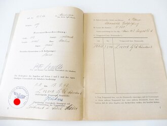 Personalbuch und Personalausweis eines Luftwaffen Helfer bei der schweren Flakabteilung 457 München. Dazu eine Beurteilung sowie das Gesundheitsheft