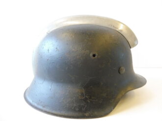 Dänemark, Stahlhelm Zivilverteidigung aus Stahlhelmglocke der Wehrmacht umgebaut. Originallack