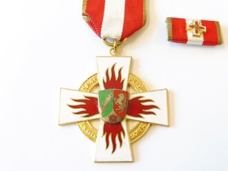 Nordrhein Westfalen, Feuerwehr Ehrenzeichen in gold (seit 1954) mit Bandspange