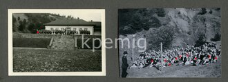 Seite eines Fotoalbum " Die Lehrlinge des Fritz Sauckel Werkes Weimar im Schulungsjahr bei Gumbelstadt 1940" Dazu 2 loose Fotos