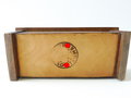 Osteroder Truhe NSV, Sammeltruhe aus Holz ohne Geldeinwurf, Deckel mit eingeschnitztem NSV-Kennzeichen, 1935