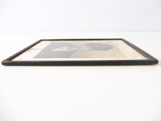 "Seeteufel " Graf Luckner , eigenhändige Unterschrift auf gerahmtem Druck, ungereinigtes Stück, Maße des Rahmens 25 x 34cm