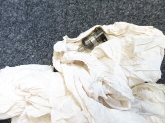 Tr�gerfrequenzger�t b der Wehrmacht datiert 1944. Geh�use �berlackiert, Frontplatte originallack. Funktion nicht gepr�ft. Wiegt ca 60kg, Versand nur per Spedition, bitte Kosten erfragen