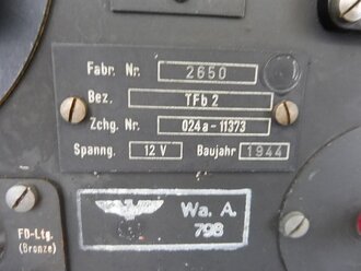 Trägerfrequenzgerät b der Wehrmacht datiert 1944. Gehäuse überlackiert, Frontplatte originallack. Funktion nicht geprüft. Wiegt ca 60kg, Versand nur per Spedition, bitte Kosten erfragen