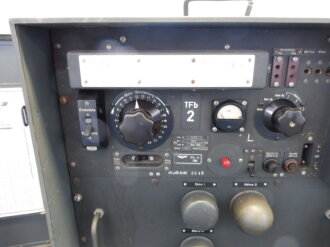 Tr�gerfrequenzger�t b der Wehrmacht datiert 1944. Geh�use �berlackiert, Frontplatte originallack. Funktion nicht gepr�ft. Wiegt ca 60kg, Versand nur per Spedition, bitte Kosten erfragen