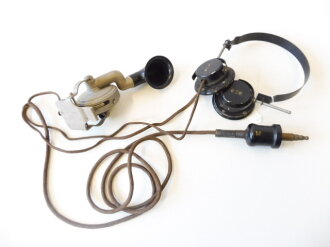Brustmikrofon mit Doppelfernhörer und Anschluss, Früh oder Zivil ?