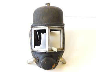 Königscher Rauchhelm (eingeführt ca. 1890. Diese Helme waren nur relativ kurze Zeit im Einsatz und wurden zum Teil von Flammenwerfer Einheiten in 1. Weltkrieg übernommen. Ungereinigtes Stück, selten