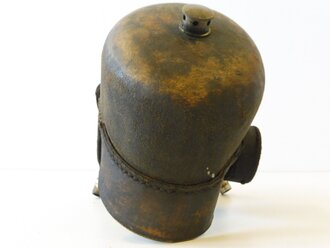 Königscher Rauchhelm (eingeführt ca. 1890. Diese Helme waren nur relativ kurze Zeit im Einsatz und wurden zum Teil von Flammenwerfer Einheiten in 1. Weltkrieg übernommen. Ungereinigtes Stück, selten