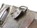 1. Weltkrieg, Patronentasche, ungereinigtes Stück, Nähte und vernietung der D-Ringlasche gelöst