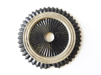 Kaiserreich, Kokarde für eine Pickelhaube für Offiziere, ausführung für die Steckrosette. Eisen, Originallack, Durchmesser 54mm