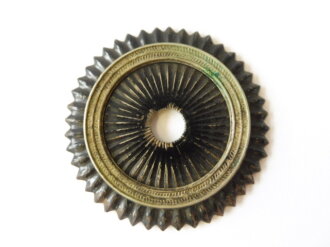 Kaiserreich, Kokarde für eine Pickelhaube für Offiziere, Ausführung für die Steckrosette. Eisen, Originallack, Durchmesser 55mm