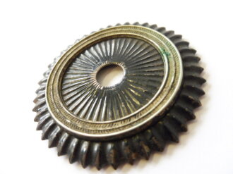 Kaiserreich, Kokarde für eine Pickelhaube für Offiziere, Ausführung für die Steckrosette. Eisen, Originallack, Durchmesser 55mm