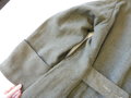 1. Weltkrieg, feldgrauer Mantel M15, Kammerstück des BA .V. 1916. Getragenes Stück, die Schulterklappen Original aber wohl neuzeitlich ergänzt