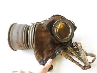 1. Weltkrieg, Gasmaske mit Filter. Guter Zustand, Leder...