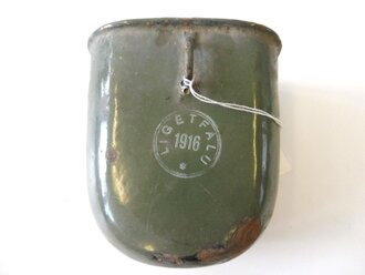 Emaillierte Feldflaschenbecher für Mannschaften und Offiziere der k. u. k. Armee datiert 1916