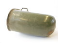 Emaillierte Feldflaschenbecher für Mannschaften und Offiziere der k. u. k. Armee datiert 1916