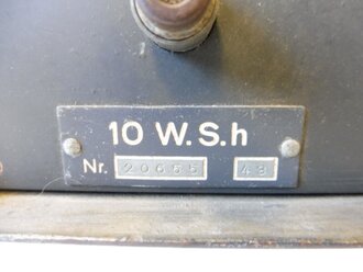 10 Watt Sender h, ( 10 W.S.h.) für Sturmgeschütz datiert 1943. Frontplatte Originallack , Gehäuse überlackiert, Funktion nicht geprüft