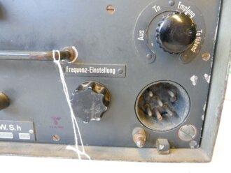 10 Watt Sender h, ( 10 W.S.h.) für Sturmgeschütz datiert 1943. Frontplatte Originallack , Gehäuse überlackiert, Funktion nicht geprüft