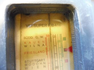 Wehrmacht Kofferempfänger VEFSUPER KB416, Hergestellt in Riga Lettland. Überlackiert und zum Teil restauriert, Klappe vorne fehlt, Funktion nicht geprüft
