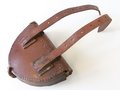 1. Weltkrieg, Tasche für die rollbare Säge der Kavallerie . Leicht verzogen, innen eine Lederlasche abgeschnitten