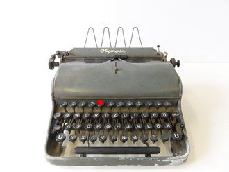 Dienst Schreibmaschine Olympia mit Runentaste auf der 5....
