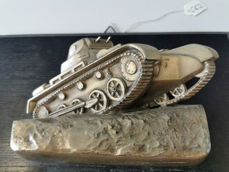 Panzertruppe, Erinnerungsplakette " Andenken an Uffz.Korps Stab/Pz 1.Spritzguss versilbert auf Holzplatte 19 x 25cm