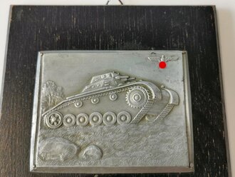 Panzertruppe, Erinnerungsplakette , Zink versilbert auf Holzplatte 13 x 18cm