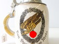 Fallschirmjäger, Halbliter Bierkrug "Den Siegern von Kreta", sowie  rückseitige Abbildung der Stadt Gardelegen. Der Besitzer hat sich einen Zinndeckel mit Luftwaffenadler montieren lassen . Gebrauchtes Stück in gutem Zustand, selten