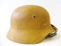 Norwegen, Deutscher Stahlhelm M40 des 2.Weltkrieges, weiterverwendet beim norwegischen Zivilschutz. Überlackierter Helm mit norwegischem Innenfutter und Kinnriemen