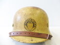 Norwegen, Deutscher Stahlhelm M40 des 2.Weltkrieges, weiterverwendet beim norwegischen Werkschutz. Überlackierter Helm mit norwegischem Innenleder und Kinnriemen