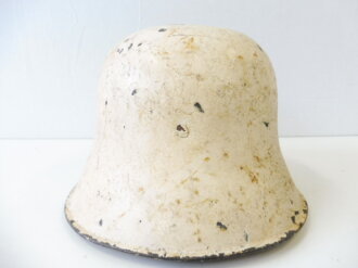 Irland, Stahlhelm Vickers M27 nach Muster des Deutschen M16. Originallack, seltener Helm