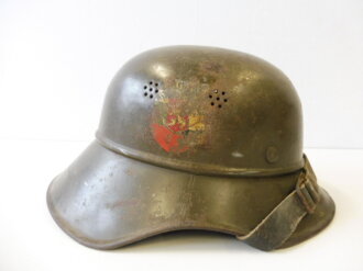 Bulgarien 2. Weltkrieg, Stahlhelm deutscher Fertigung, Originallack und Abzeichen