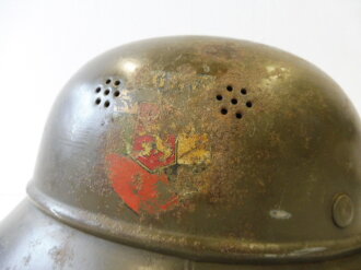 Bulgarien 2. Weltkrieg, Stahlhelm deutscher Fertigung, Originallack und Abzeichen